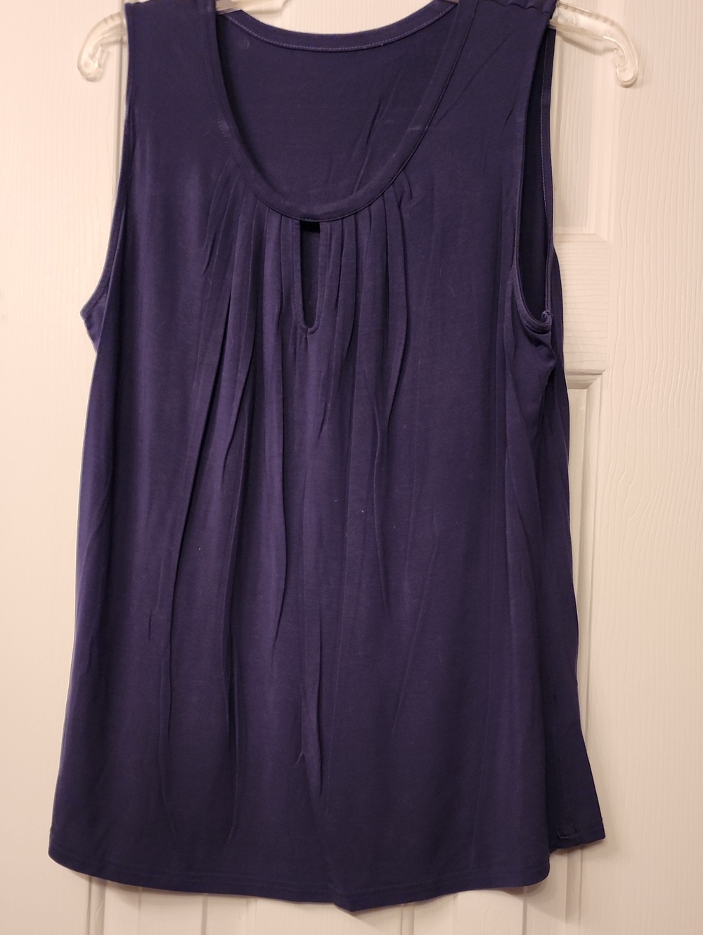 Women's Sleeveless Pleated Keyhole Tank Top - Navy